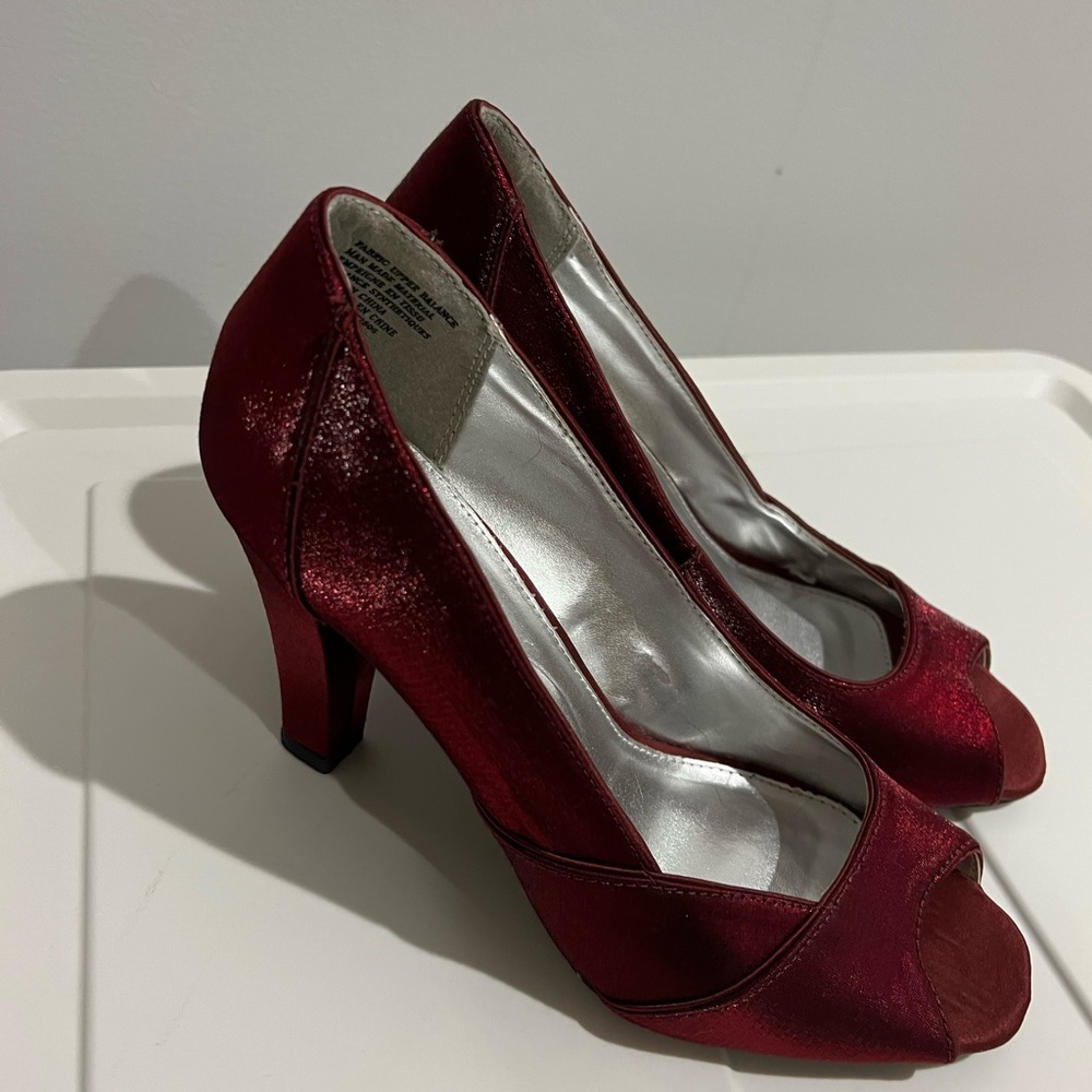 Jessica Maroon Satin Heels Size 8